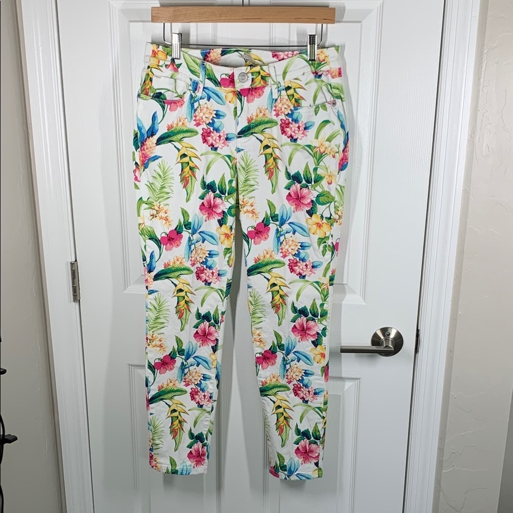 Tommy Bahama white denim floral jeans size 28 x 28